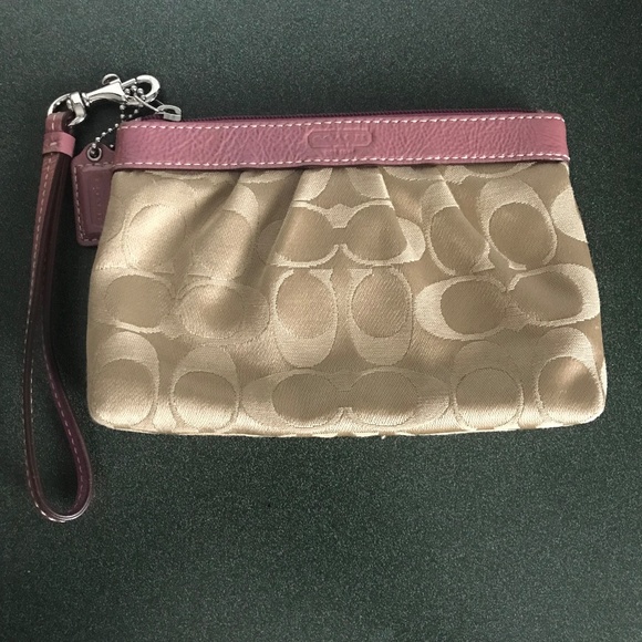 Coach Khaki/Pink Canvas Leather Signature C Corner Zip Pleated Wristlet - Picture 1 of 16